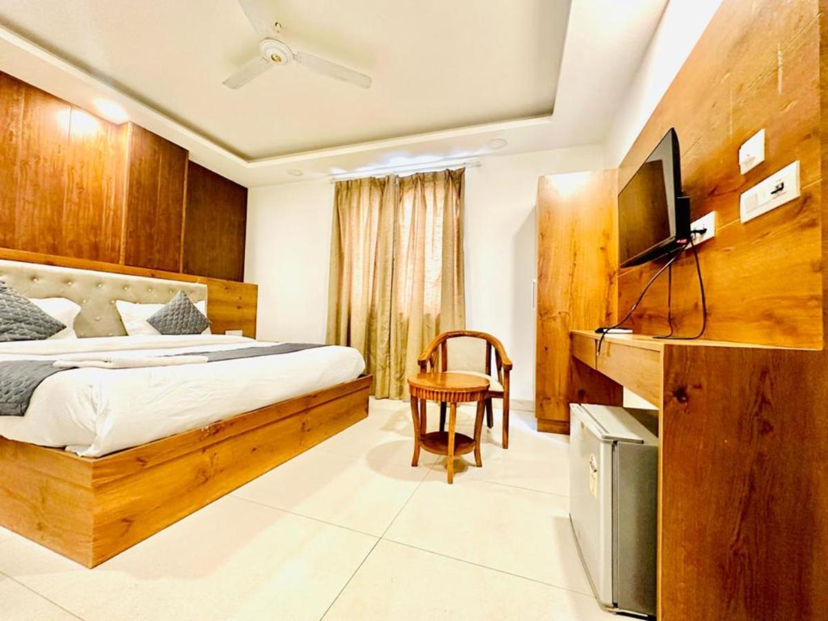 Hotel The Glory Near Delhi International Airport New Delhi Exterior photo